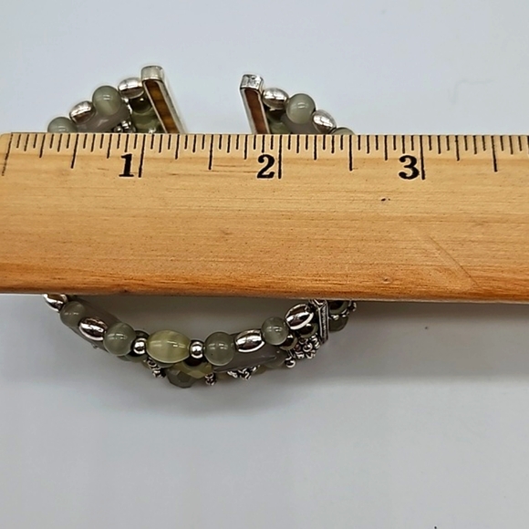 🩵 Glass and mixed material cream beaded cuff bracelet - Picture 9 of 11